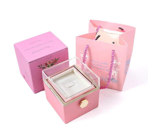 NECKLACE / ROSE BOX